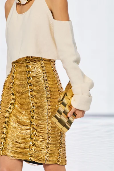 Look 97